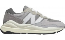 Grau  New Balance Schuhe Damen 57/40 IG9519-993